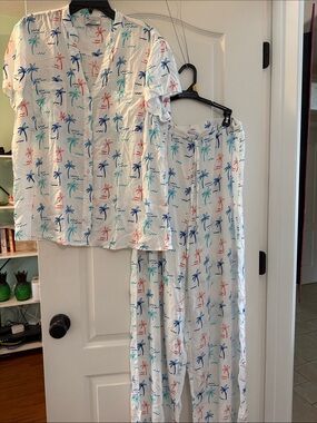 Women’s Palm-Print White Pajama Set